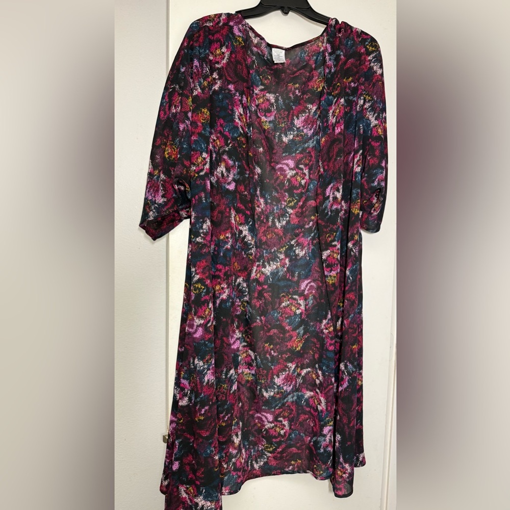 Purple floral duster / kimono. Sz. S/M